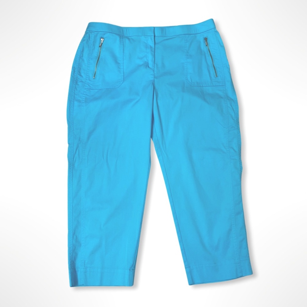 NEW Chicos crop pant in turquoise!